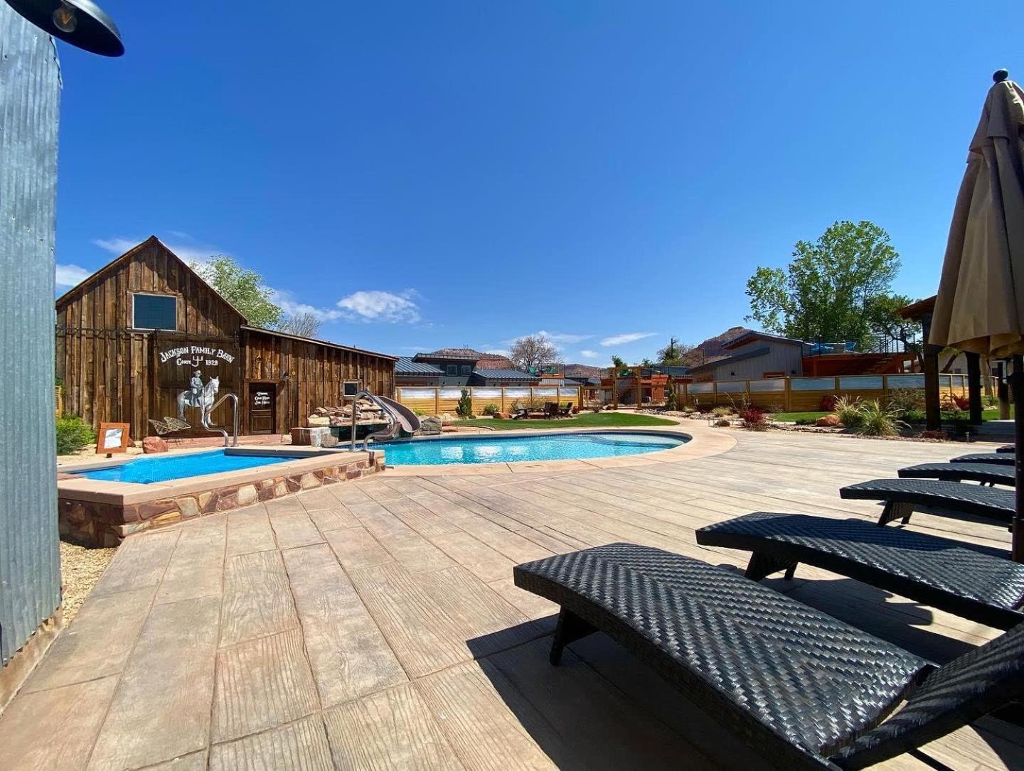 Timber & Tin G 2Bed 2Bath W Pool & Rooftop Deck คาแนบ ภายนอก รูปภาพ