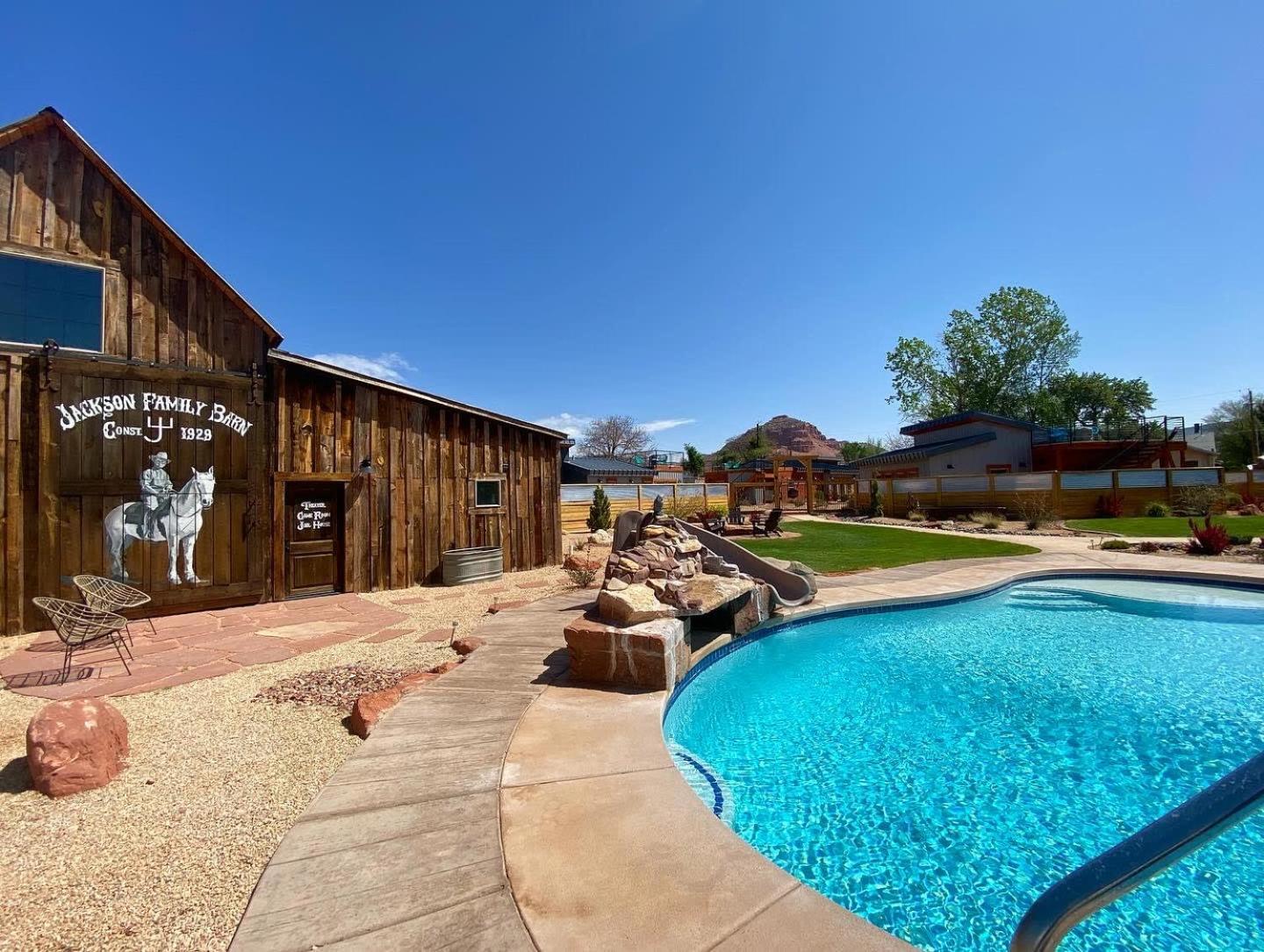 Timber & Tin G 2Bed 2Bath W Pool & Rooftop Deck คาแนบ ภายนอก รูปภาพ