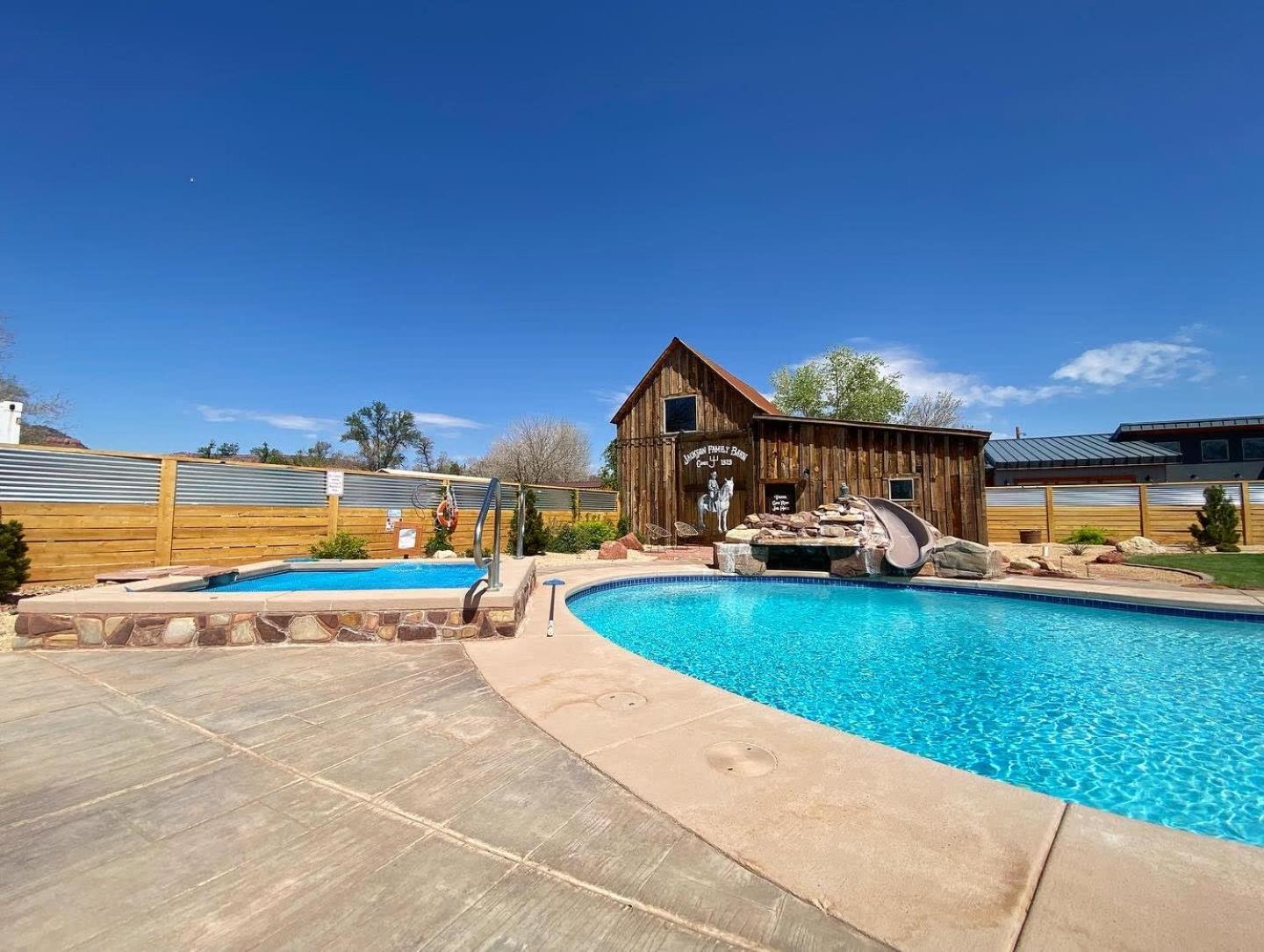 Timber & Tin G 2Bed 2Bath W Pool & Rooftop Deck คาแนบ ภายนอก รูปภาพ